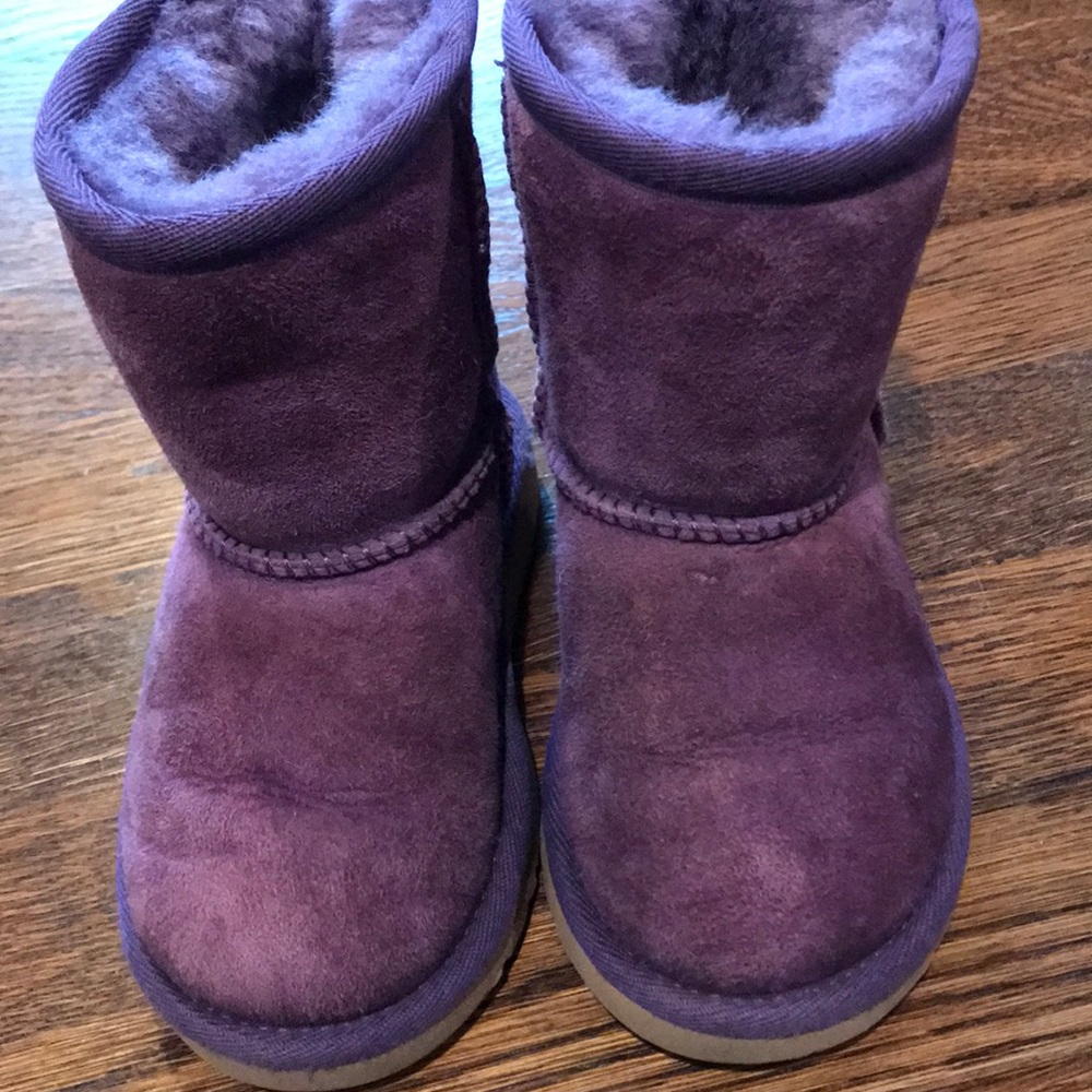 Kids purple uggs